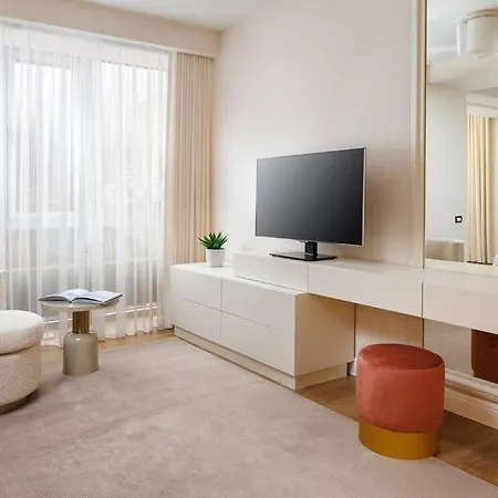 Apartment Skylark - Abu Dhabi With Fireplace & View