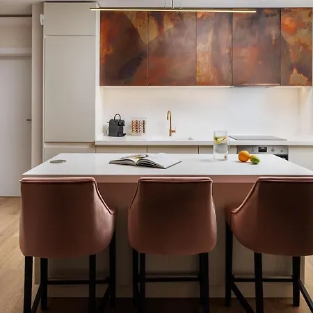 Skylark - Abu Dhabi With Fireplace & View Apartment Brasov